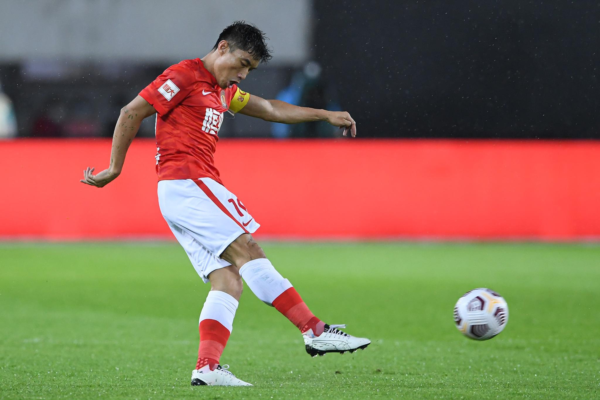 华体会体育- 集结日突围战来临；广州队围绕中超完成体检；引发热议；心理建设被强调